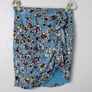Guess Riot Bloom Floral Ruffle Wrap Mini Skirt Size 8 W83D20RA1E0